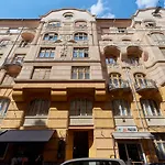Apartament Center W18 *