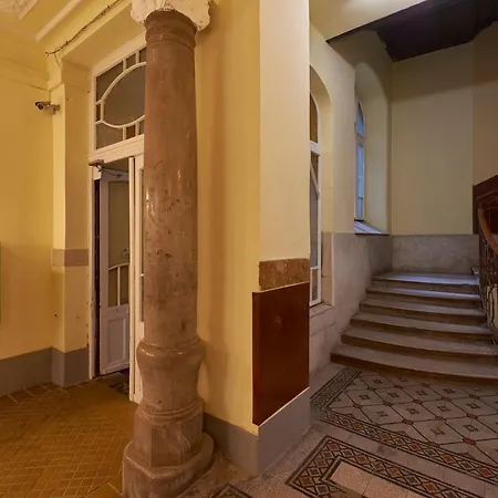 Center W18 Apartmán *