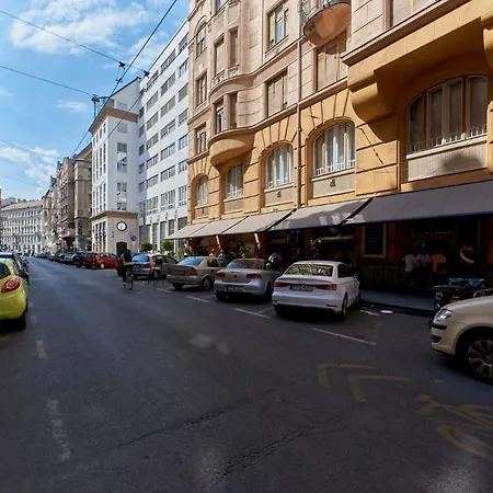 Center W18 Apartmán