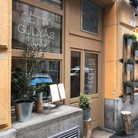 Center W18 * Budapešť