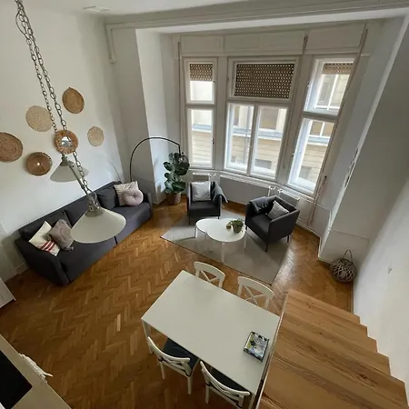 Center W18 * Budapešť