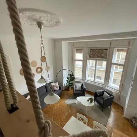 Center W18 Apartmán *