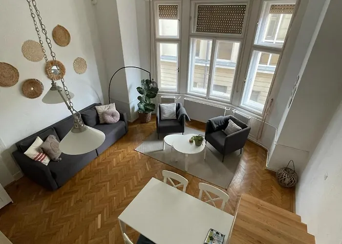 Center W18 * Budapest