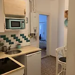 Center W18 * Budapeste